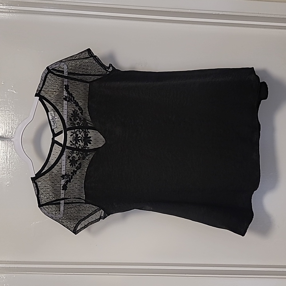 💕 Crave fame satin and lace top